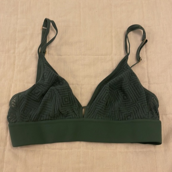 Lively Bralette - Picture 3 of 8